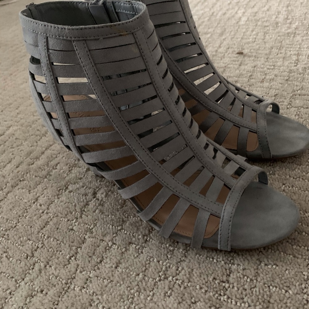 Shoes - Picture 2 of 6